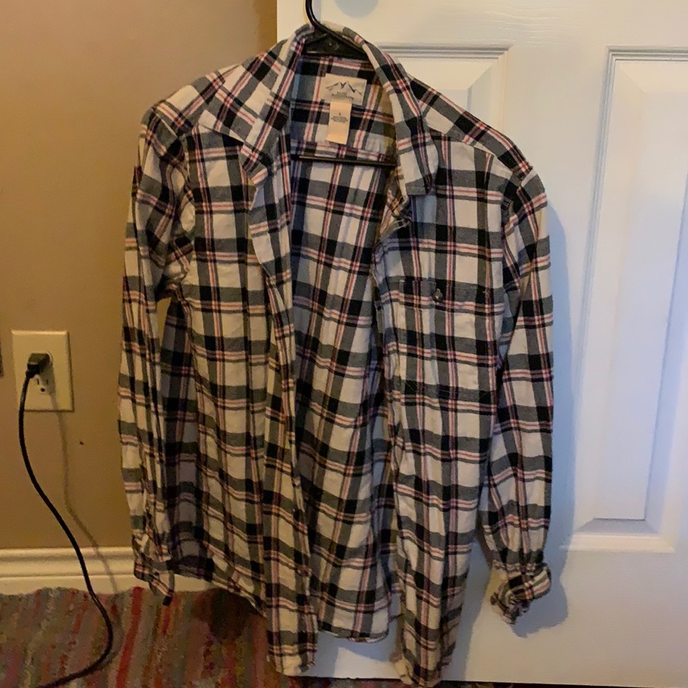 Men’s flannel size small